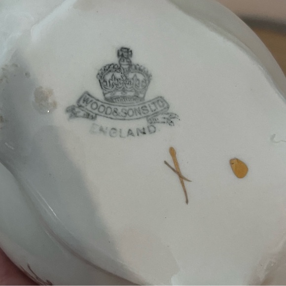 Vintage Porcelain Gravy Boat Wood & Sons Ltd. England Gold Maple Leaf - Picture 8 of 8